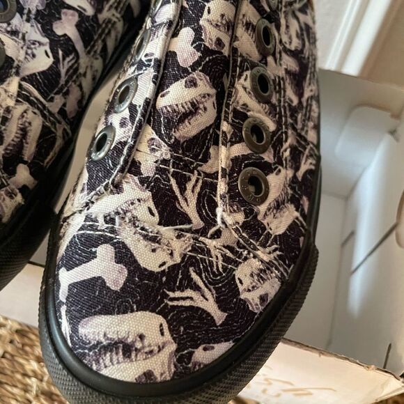 Blowfish Malibu Kids Dinosaur Bones Black and White Loafers New Size 2 - Picture 10 of 15